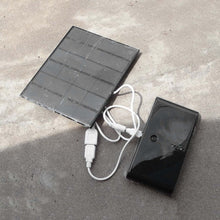 Load image into Gallery viewer, SOLAR PANEL POWER BANK BATTERY AND CELLPHONE CHARGER
